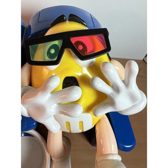 M&M's Candy Dispenser Limited Edition "At The Movie" 3D with Popcorn Bucket - Picture 3 of 13